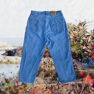32” Waist Levi Jeans